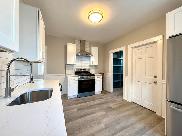 69 Conwell Ave 1, Somerville, MA 02144