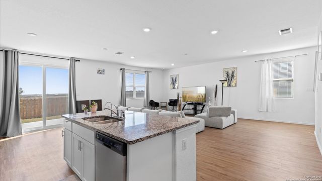 4202 Admirals Bend, Converse, TX 78109
