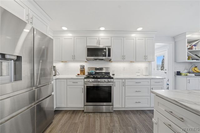 9 Kelly Ann Drive, Lancaster, NY 14086