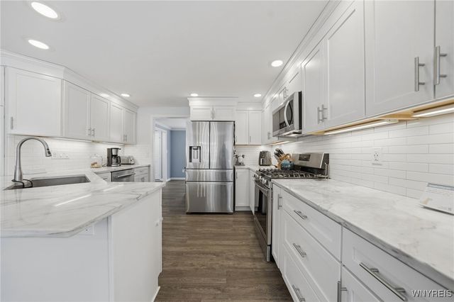 9 Kelly Ann Drive, Lancaster, NY 14086