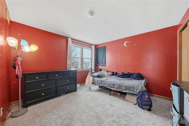 9 Kelly Ann Drive, Lancaster, NY 14086