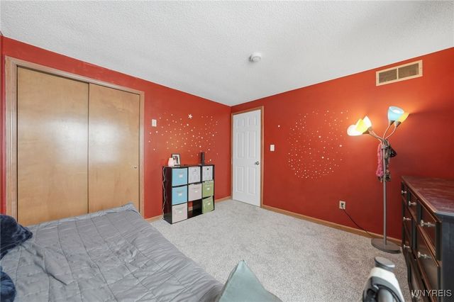 9 Kelly Ann Drive, Lancaster, NY 14086