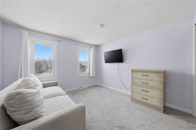 9 Kelly Ann Drive, Lancaster, NY 14086