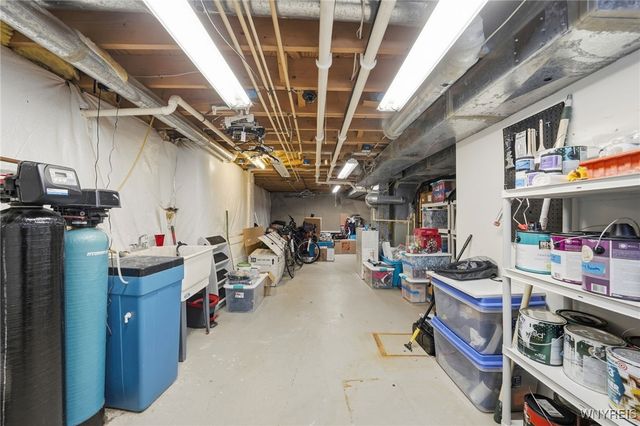 9 Kelly Ann Drive, Lancaster, NY 14086