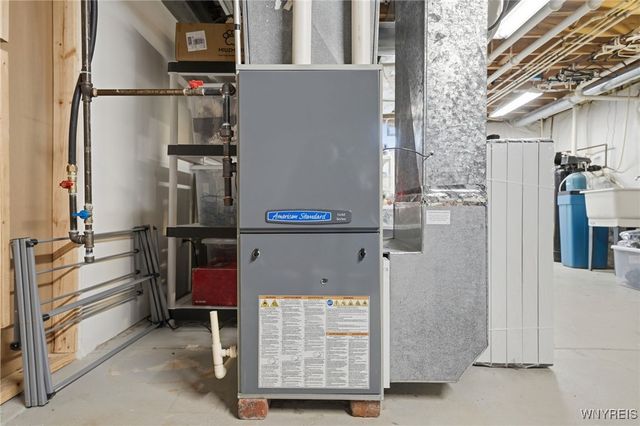 9 Kelly Ann Drive, Lancaster, NY 14086