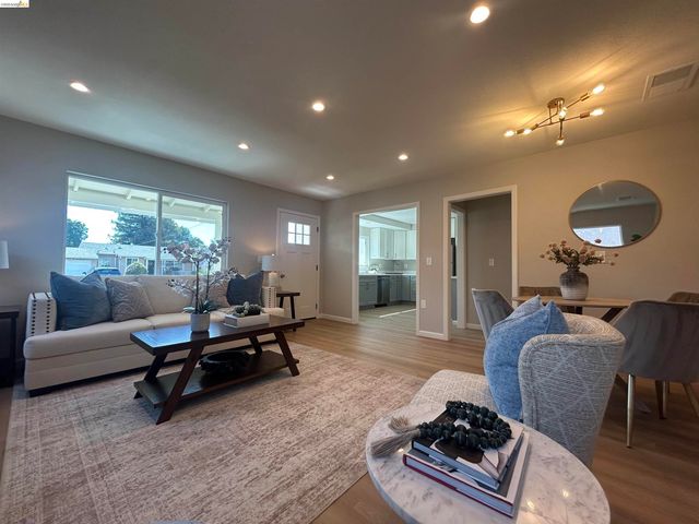 887 Linnea Ave, Ashland, CA 94580