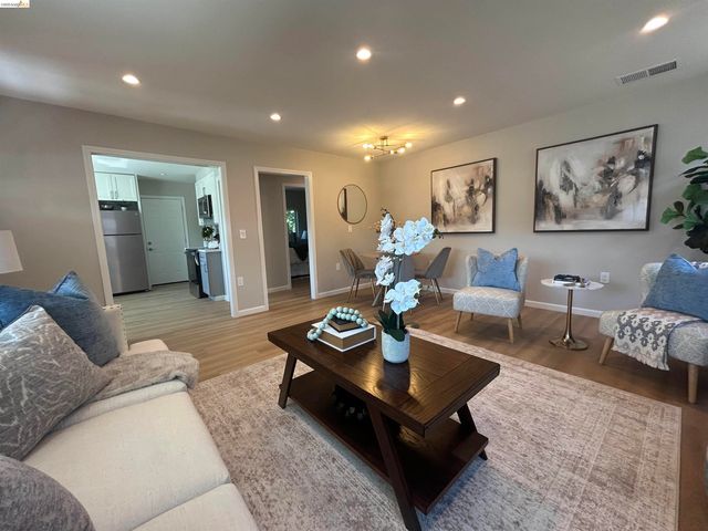 887 Linnea Ave, Ashland, CA 94580