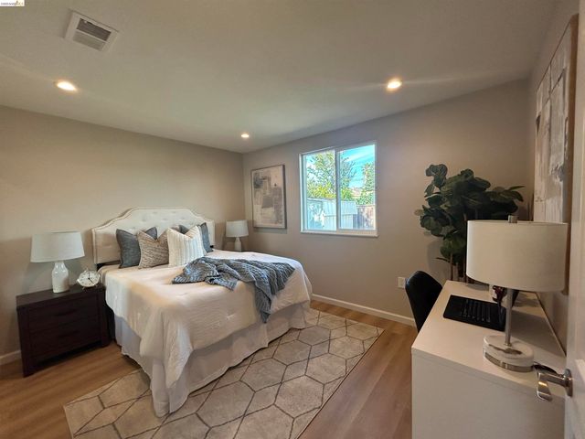 887 Linnea Ave, Ashland, CA 94580