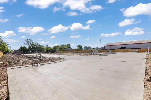 8906 Knoll Leaf Street, Houston, TX 77080