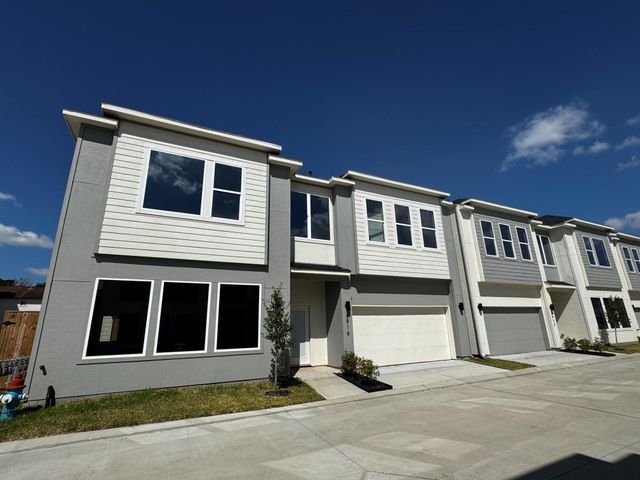 8906 Knoll Leaf Street, Houston, TX 77080