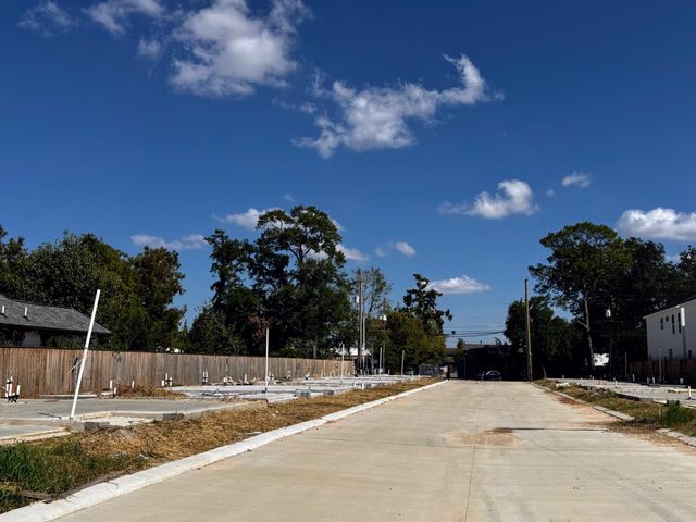 8906 Knoll Leaf Street, Houston, TX 77080