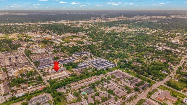8906 Knoll Leaf Street, Houston, TX 77080