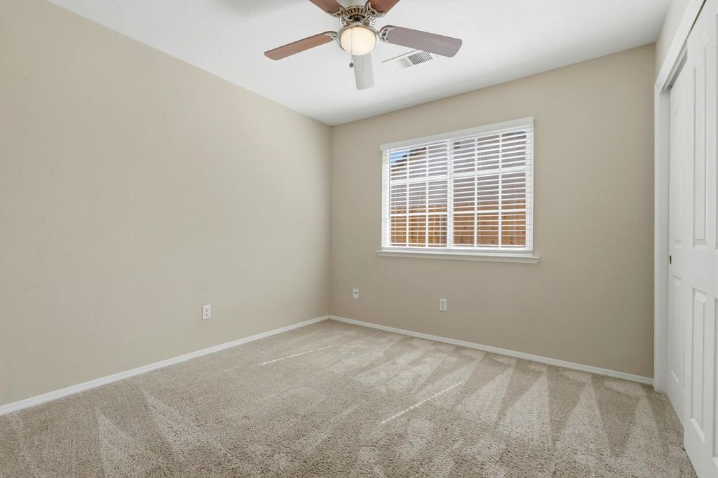 Image 28 of property listing at 702 Montecito Court, Lemoore, CA 93245