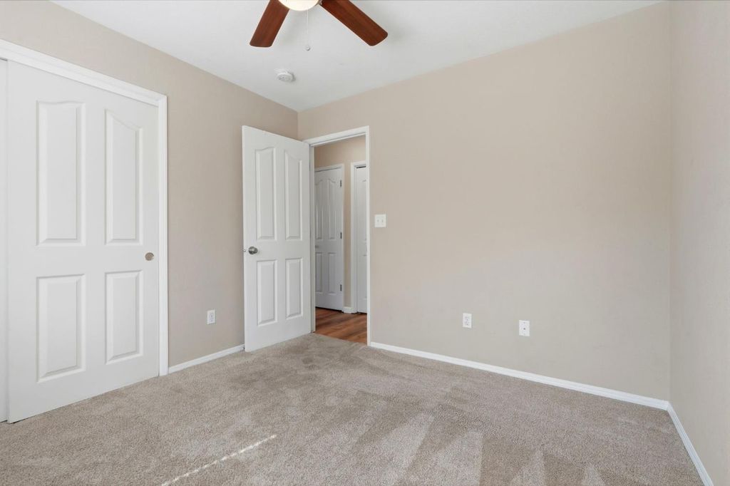 Image 29 of property listing at 702 Montecito Court, Lemoore, CA 93245