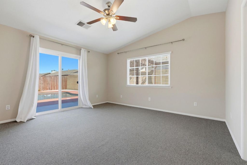Image 34 of property listing at 702 Montecito Court, Lemoore, CA 93245
