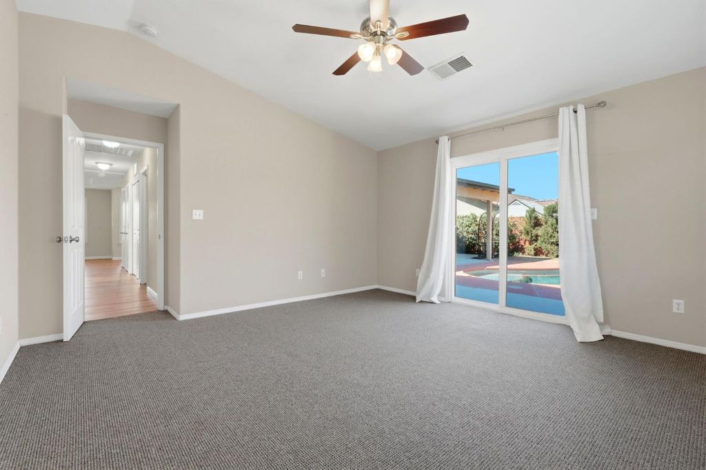 Image 37 of property listing at 702 Montecito Court, Lemoore, CA 93245