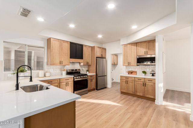 7326 W ALEXANDRIA Way, Peoria, AZ 85381