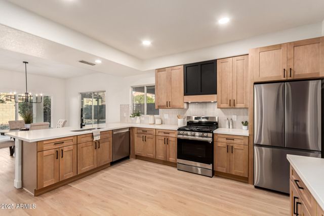 7326 W ALEXANDRIA Way, Peoria, AZ 85381