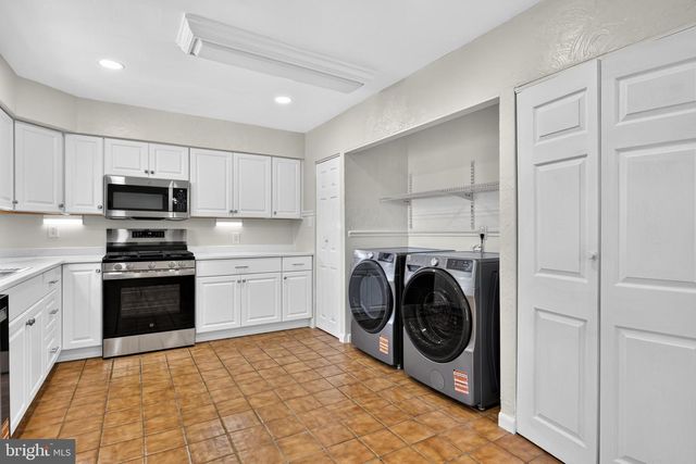 11 WILLIAMS LN, Yardley, PA 19067