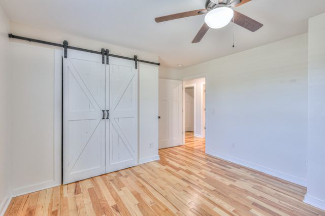 1059 S Cross Bridges Rd, Mount Pleasant, TN 38474