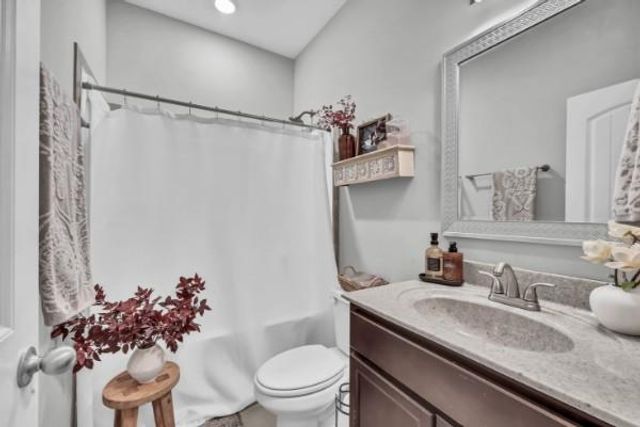 259 Azalea Dr, Oak Grove, KY 42262