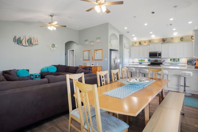 933 Magnolia Lane, Bolivar Peninsula, TX 77650