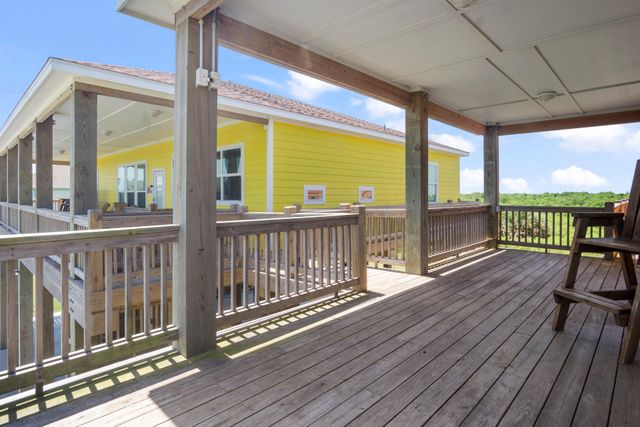 933 Magnolia Lane, Bolivar Peninsula, TX 77650