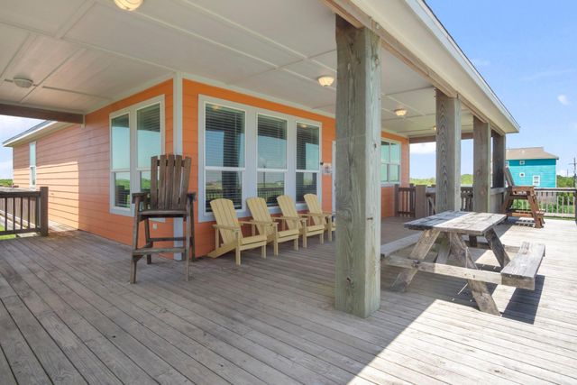 933 Magnolia Lane, Bolivar Peninsula, TX 77650
