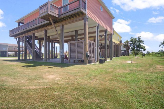 933 Magnolia Lane, Bolivar Peninsula, TX 77650