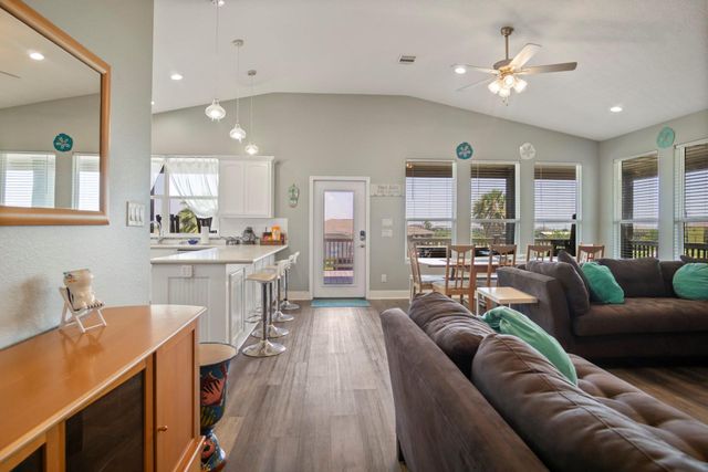 933 Magnolia Lane, Bolivar Peninsula, TX 77650