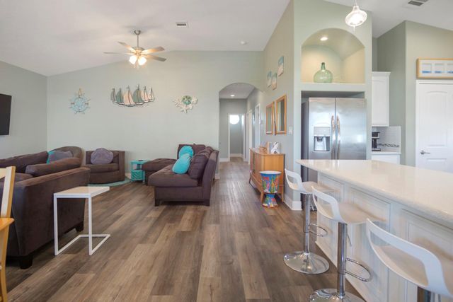 933 Magnolia Lane, Bolivar Peninsula, TX 77650