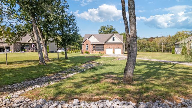 2264 Blackwell Rd, Chapel Hill, TN 37034