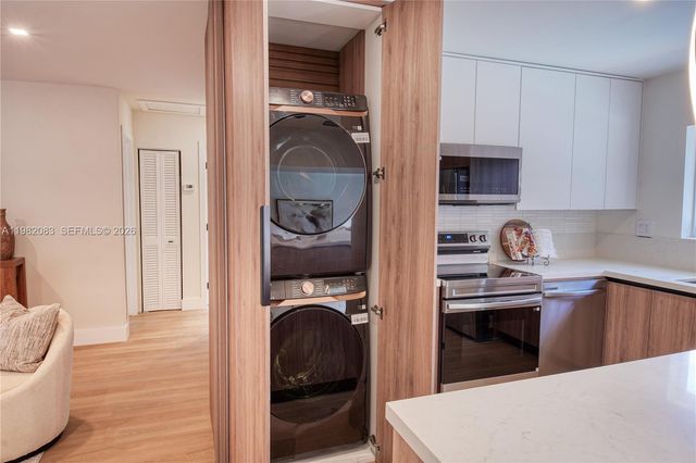 1524 NE 31st Ct, Pompano Beach, FL 33064