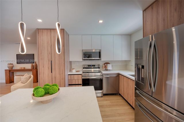 1524 NE 31st Ct, Pompano Beach, FL 33064