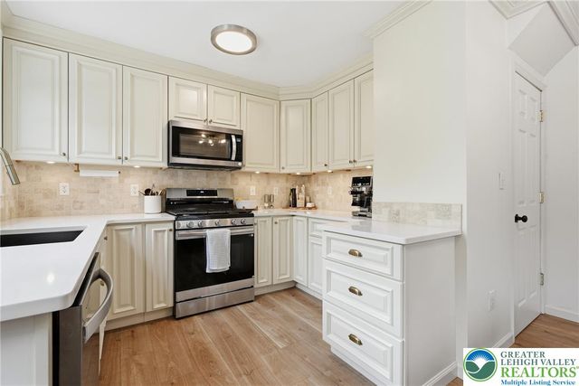 408 Maple Road, Hellertown Boro, PA 18055