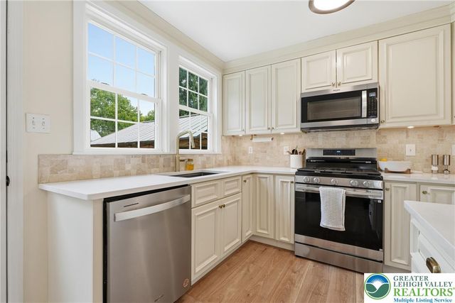 408 Maple Road, Hellertown Boro, PA 18055