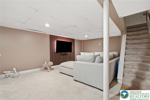 408 Maple Road, Hellertown Boro, PA 18055
