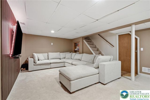 408 Maple Road, Hellertown Boro, PA 18055