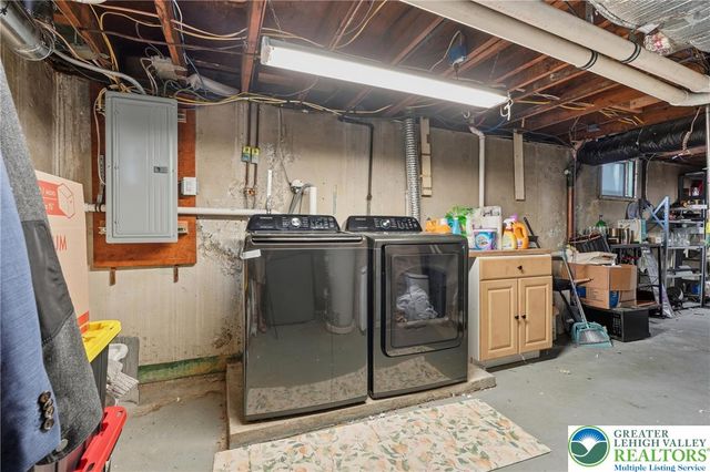 408 Maple Road, Hellertown Boro, PA 18055