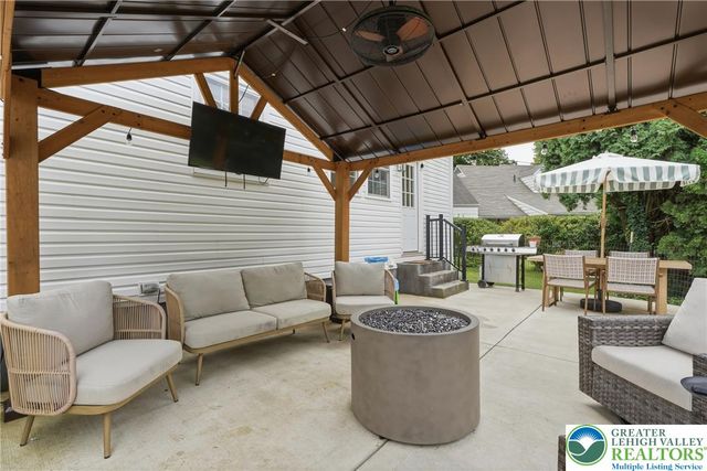 408 Maple Road, Hellertown Boro, PA 18055