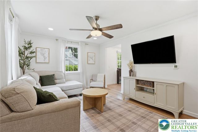 408 Maple Road, Hellertown Boro, PA 18055