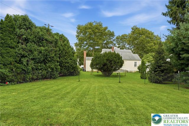 408 Maple Road, Hellertown Boro, PA 18055
