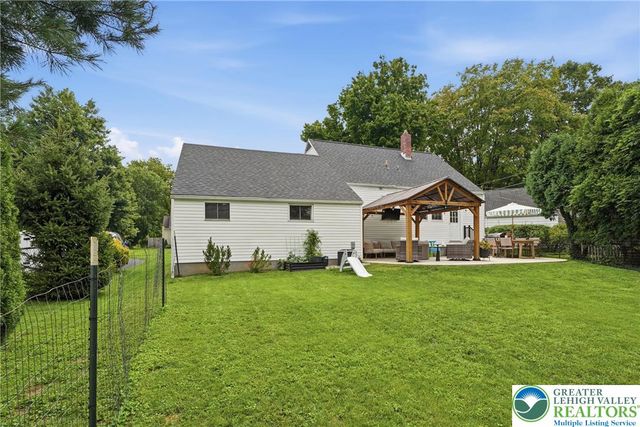 408 Maple Road, Hellertown Boro, PA 18055