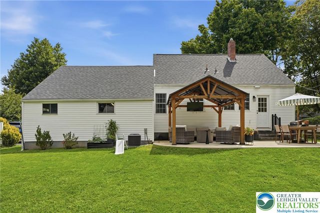 408 Maple Road, Hellertown Boro, PA 18055