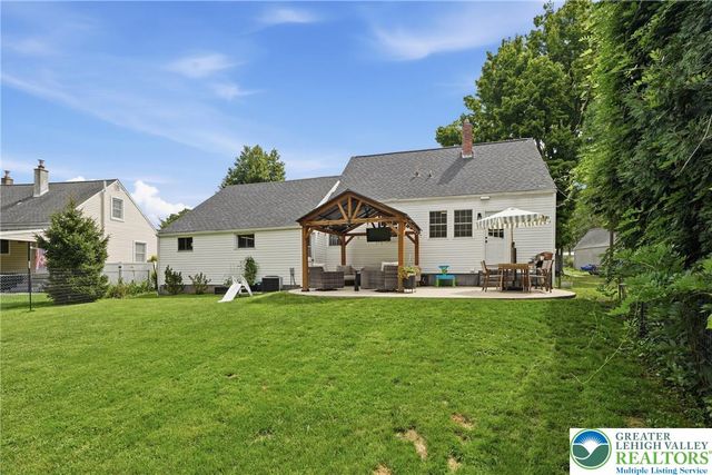 408 Maple Road, Hellertown Boro, PA 18055