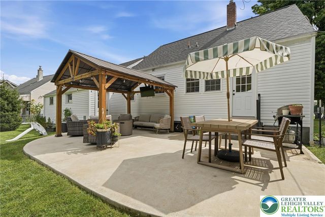 408 Maple Road, Hellertown Boro, PA 18055