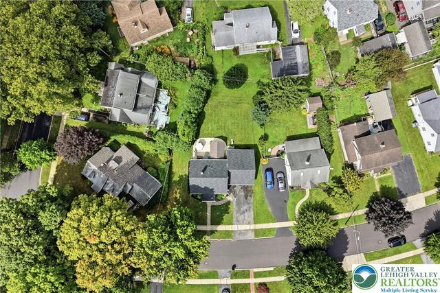 408 Maple Road, Hellertown Boro, PA 18055