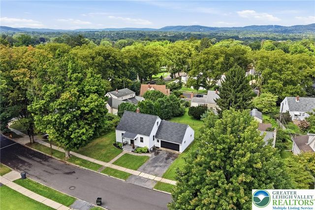 408 Maple Road, Hellertown Boro, PA 18055