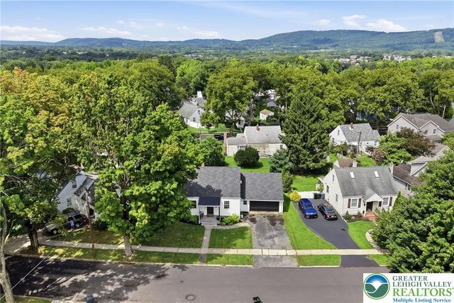 408 Maple Road, Hellertown Boro, PA 18055