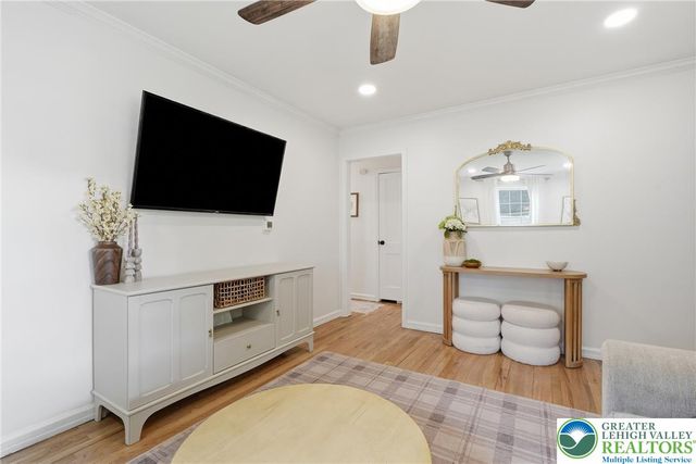 408 Maple Road, Hellertown Boro, PA 18055